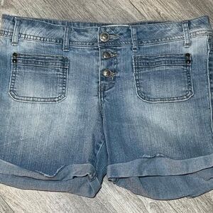 Y2K LEI size 11 denim shorts‎